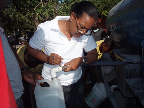 haiti-relief Water being distributed to the Haitian people