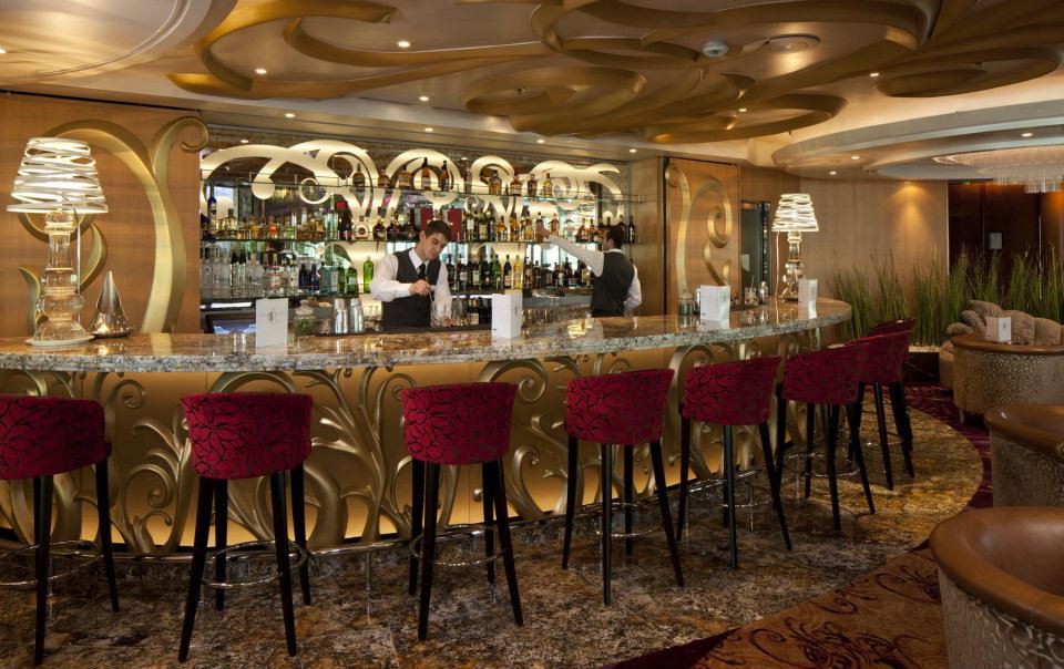 The R Bar onboard Splendour of the Seas
